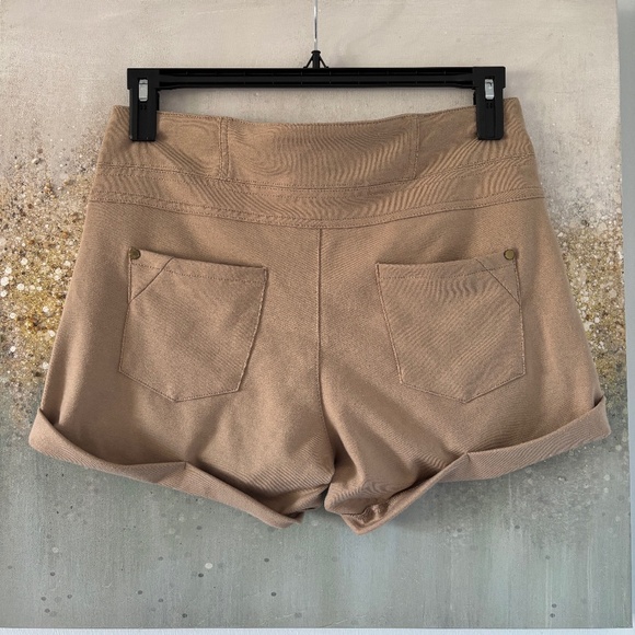 Ci Sono Shorts (NWOT) - Picture 5 of 11